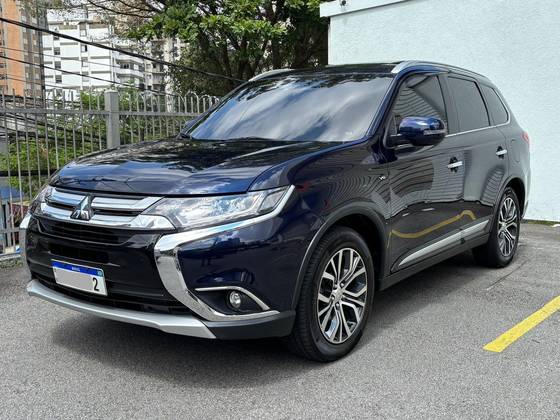 MITSUBISHI OUTLANDER 3.0 GT 4X4 V6 24V GASOLINA 4P AUTOMÁTICO MITSUBISHI OUTLANDER 3.0 GT 4X4 V6 24V GASOLINA 4P AUTOMÁTICO
